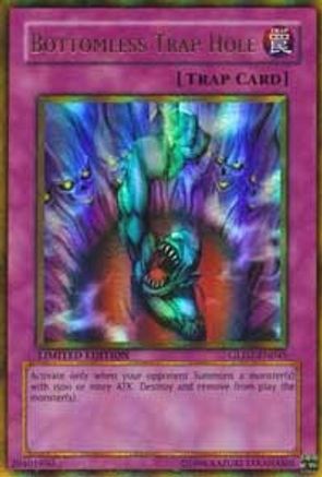 Image of Bottomless Trap Hole [GLD2-EN045] Ultra Rare