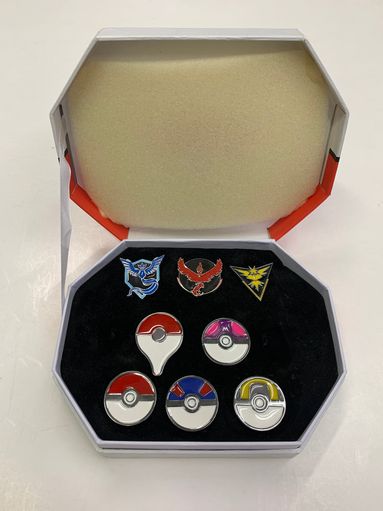 Legendary Birds & Pokeball Pin Set